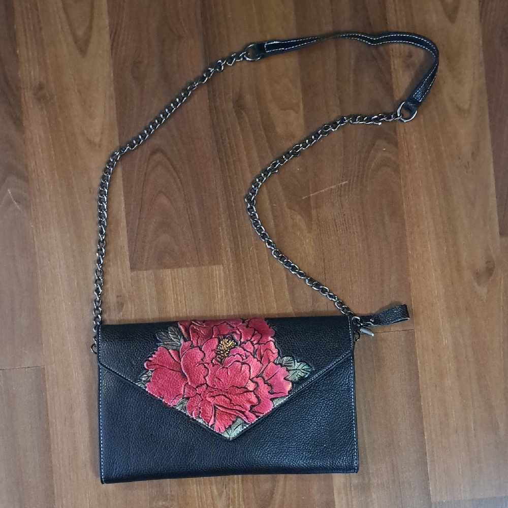 Elegant Black and Red Floral Clutch with Chain Strap